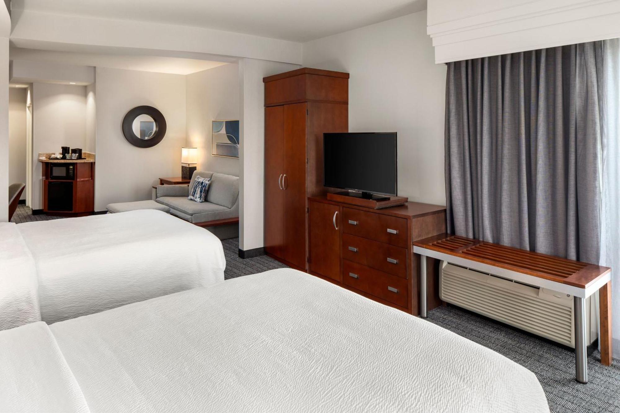 Courtyard Mankato Hotel&Event Center Esterno foto