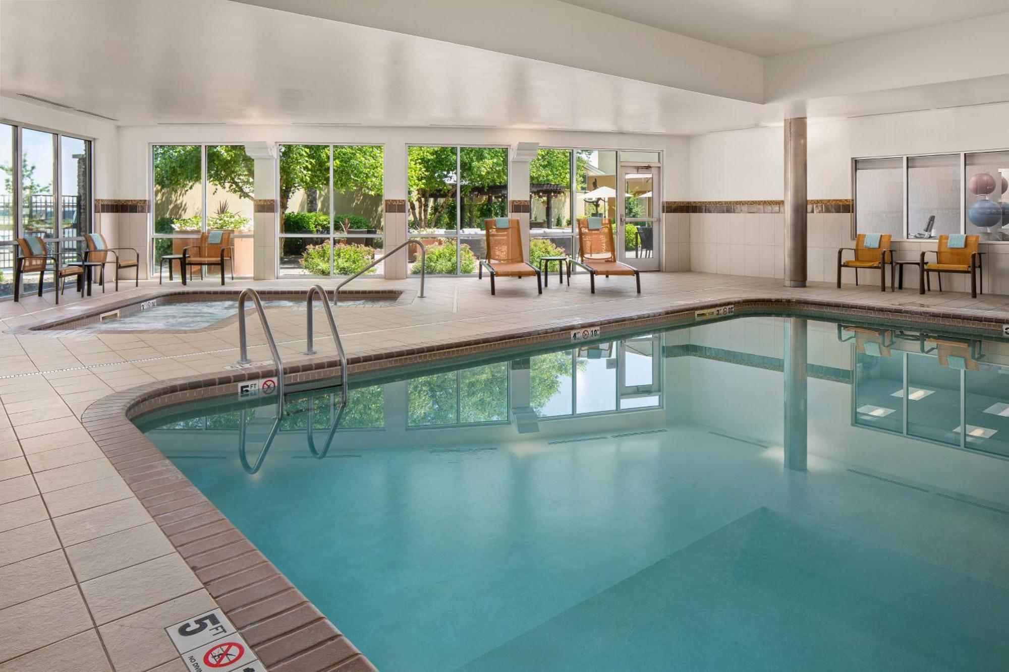 Courtyard Mankato Hotel&Event Center Esterno foto