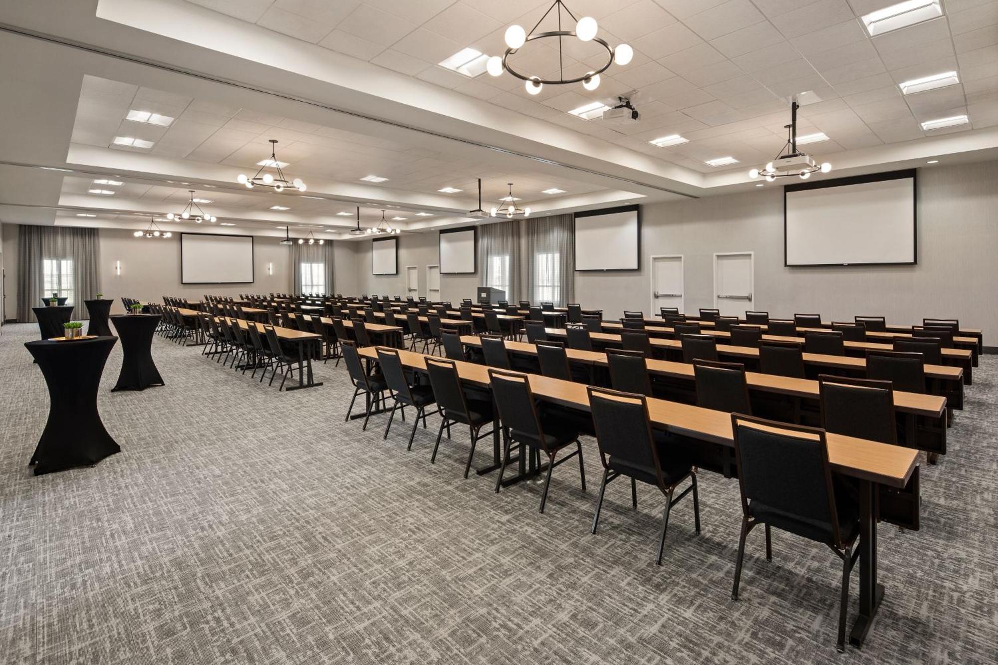 Courtyard Mankato Hotel&Event Center Esterno foto
