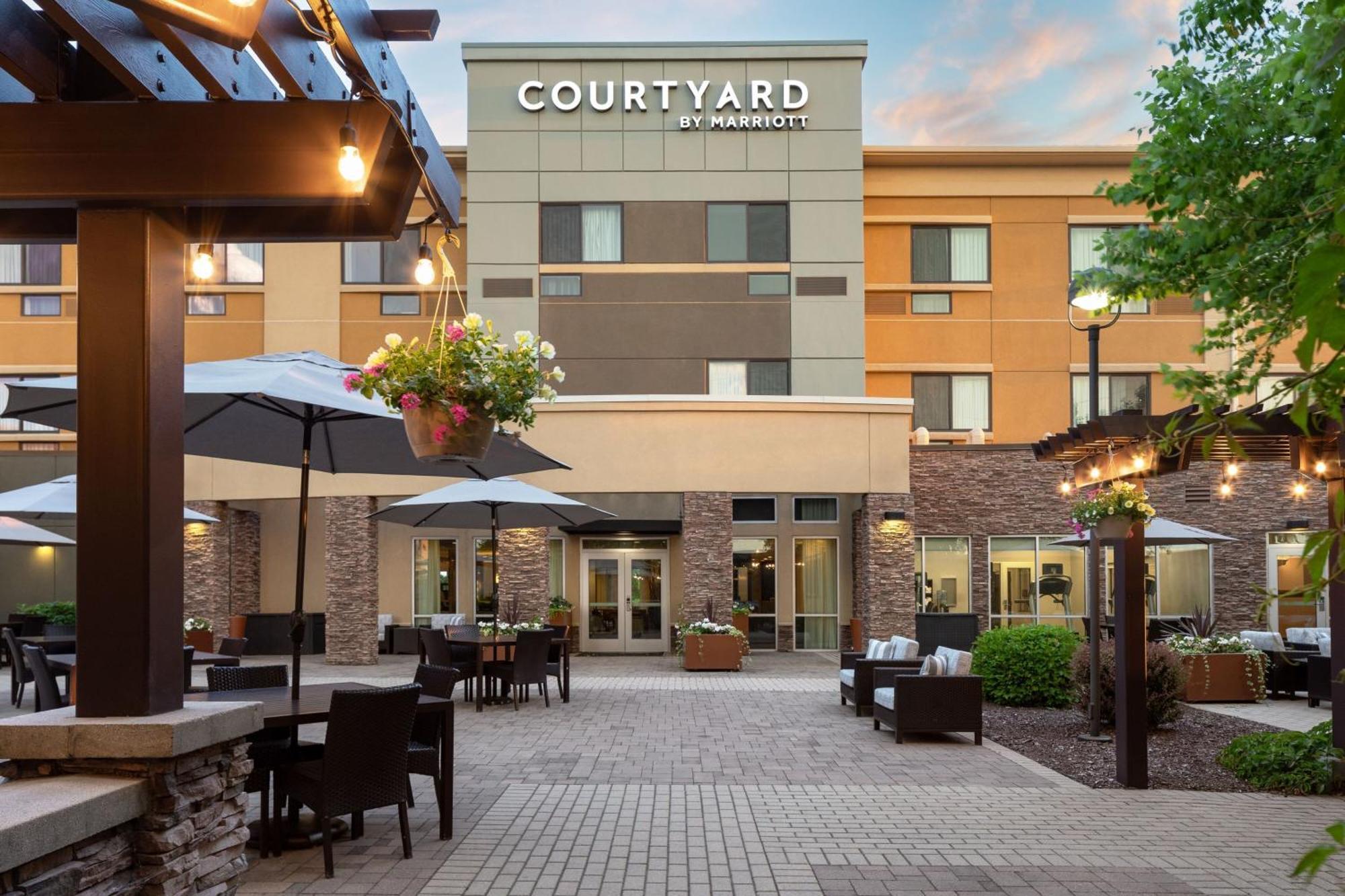 Courtyard Mankato Hotel&Event Center Esterno foto